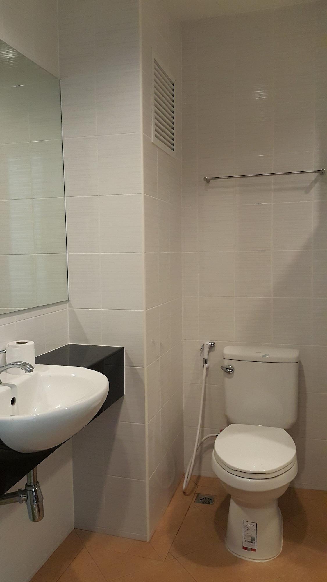 B Space Residence Nongprue Kültér fotó