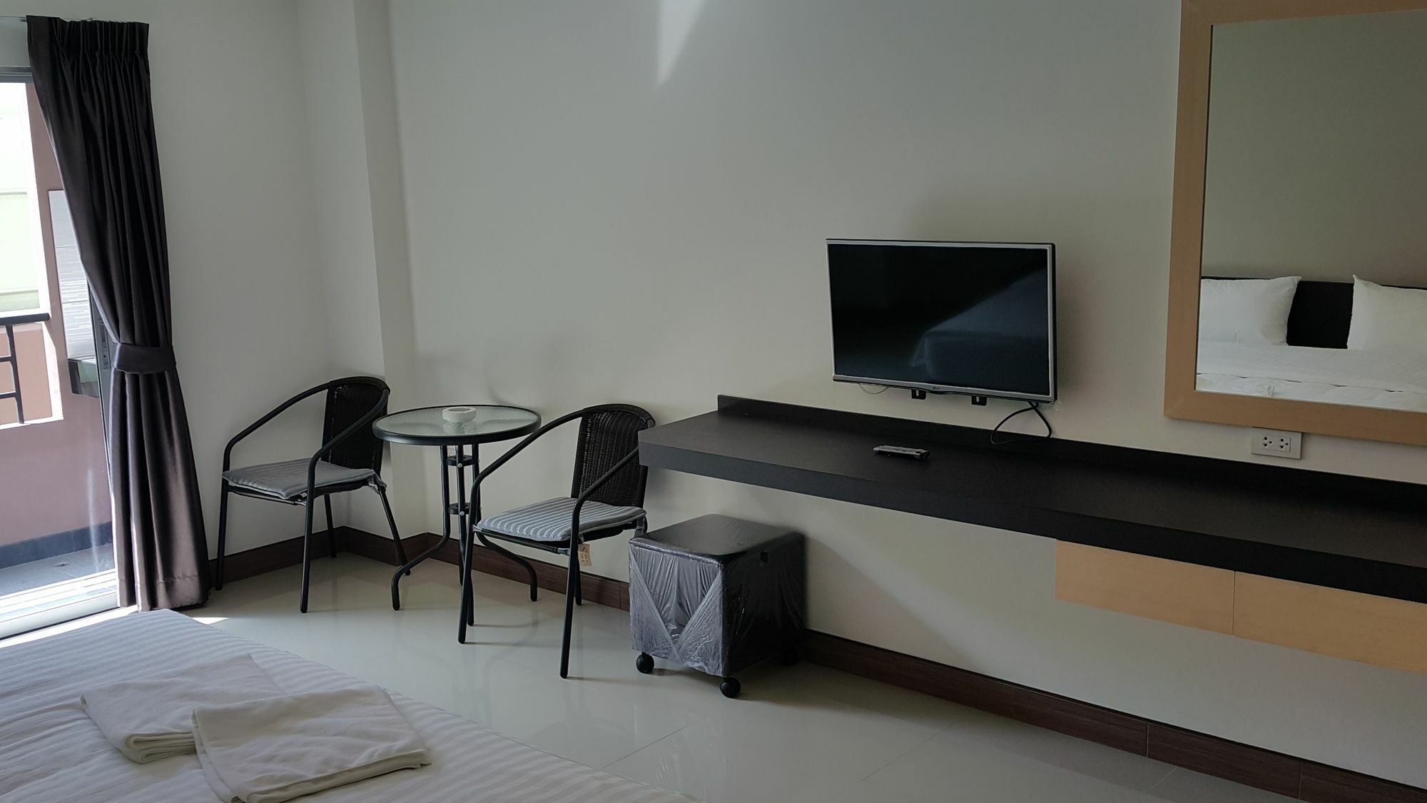 B Space Residence Nongprue Kültér fotó