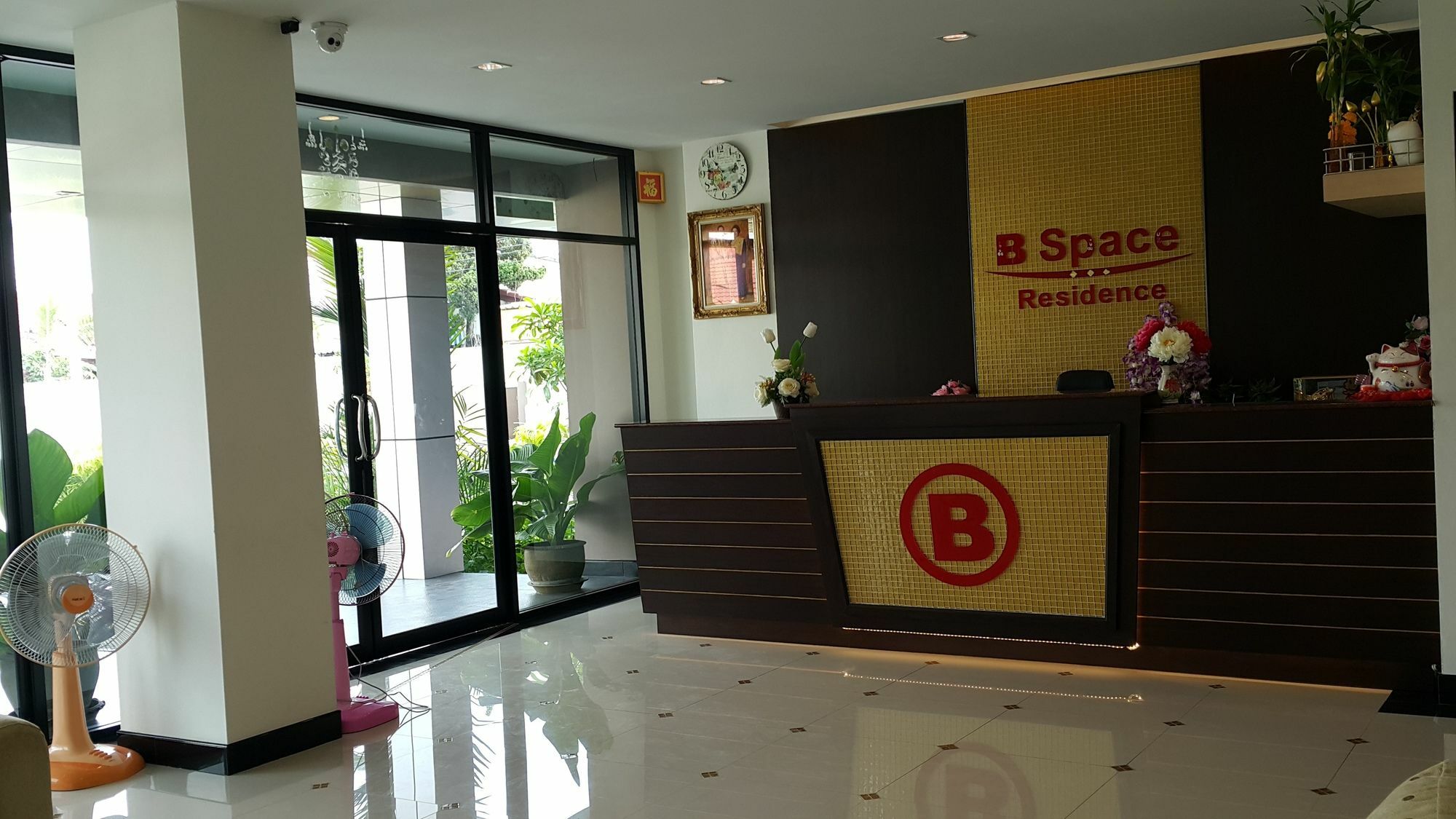 B Space Residence Nongprue Kültér fotó